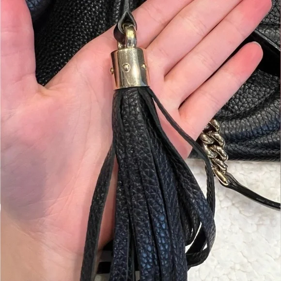 Gucci Black Pebbled Leather Shoulder Bag with Tassel and Gold Chain - Picture 4 of 7